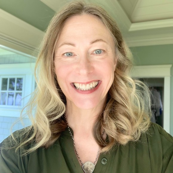 Meet your Posher, Caroline - Picture 1 of 1